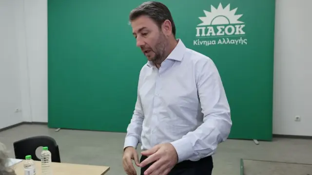 ΠΑΣΟΚ: Ο εμφύλιος στην ομάδα Ανδρουλάκη με φόντο τις μετεκλογικές εξελίξεις – Οι στρατηγοί, οι λοχαγοί και τα στελέχη