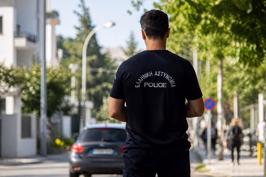 Καστοριά: Προσπάθησαν να πάρουν πάνω από 8.000 ευρώ από 47χρονη – Συνελήφθη επ’ αυτοφώρω ο «εισπράκτορας»