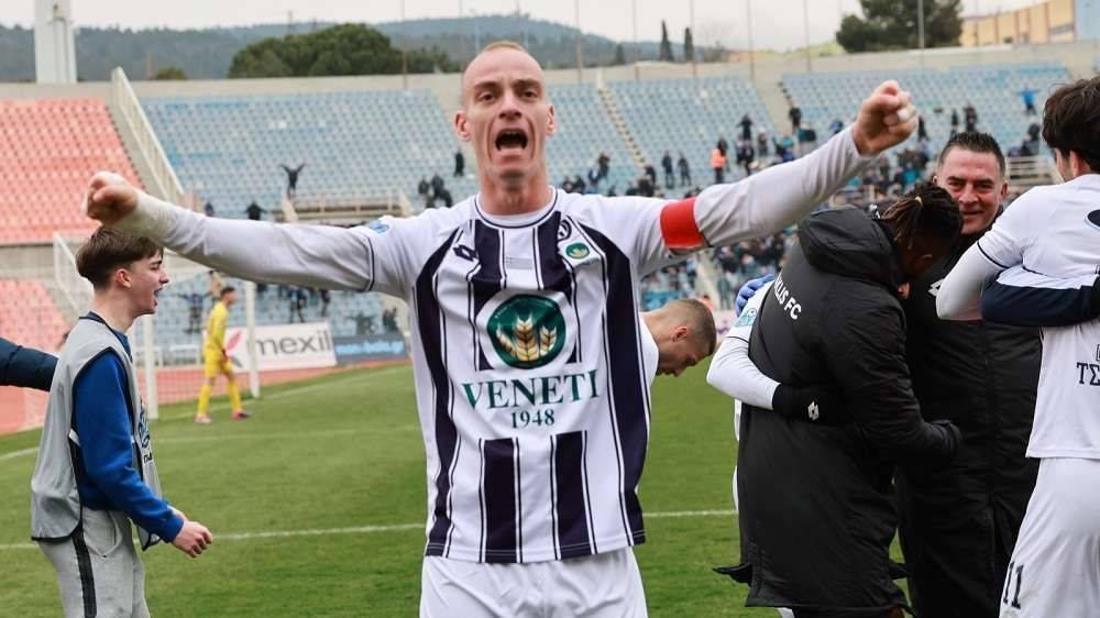 Πρώην του Ηρακλή συνεχίζει στην Σύρο