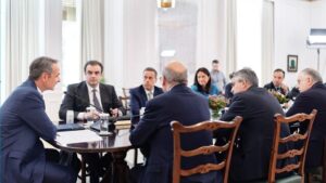 “Γαλάζια πυρά” σε Κοβέσι για τον ΟΠΕΚΕΠΕ: Σε μείζον πολιτικό ζήτημα αναδεικνύει η κυβέρνηση την κατάληξη της έρευνας της Ευρωπαϊκής Εισαγγελίας μετά τις τελευταίες εξελίξεις
