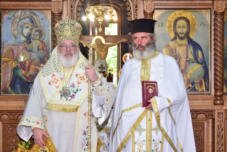 Έβρος: Η Μικρή Δοξιπάρα απέκτησε ξανά μόνιμο ιερέα – Συγκίνηση και «Άξιος» από όλο το χωριό