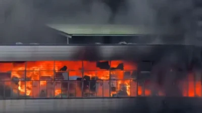 Νεκροί και εγκλωβισμένοι από μεγάλη φωτιά σε εργοστάσιο παπουτσιών στην Κίνα, δείτε βίντεο
