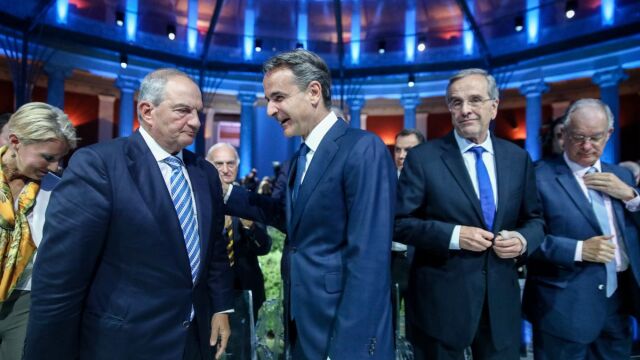 Κυριάκος Μητσοτάκης: Τα αυστηρά μηνύματα σε Σαμαρά, Καραμανλή και το “τελεία και παύλα” στις παρεμβάσεις των πρώην πρωθυπουργών