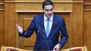 Δεν είναι μόνο ο Κατρίνης: Κι άλλοι βουλευτές δεν είδαν με “καλό μάτι” την μεταγραφή Φαραντούρη στο ΠΑΣΟΚ