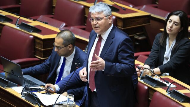 Νίκη: Το δημογραφικό δεν αντιμετωπίζεται με αλλοίωση του ελληνικού πληθυσμού – Οι προτάσεις για την αντιμετώπιση του προβλήματος