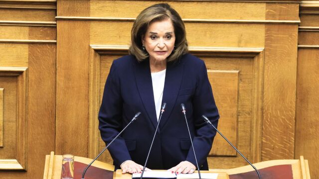Μπακογιάννη για την 34η επέτειο δολοφονίας του Θάνου Αξαρλιάν: Κάποιοι ήθελαν να πάνε διακοπές και έπρεπε να βιαστούν, δεν ξεχνάμε! (Εικόνα)