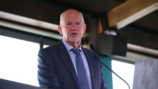 Παπανδρέου: Η ΝΔ δεν είναι απλώς ανίκανη να αντιμετωπίσει το σύστημα, αλλά λειτουργεί μέσα σ’ αυτό και το τροφοδοτεί