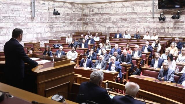 Χαμός στο ΠΑΣΟΚ μετά την αποκάλυψη του “Τζόκερ” για τη λίστα προγραφών – Βουλευτές και στελέχη βγάζουν “καπνούς από τα αυτιά”