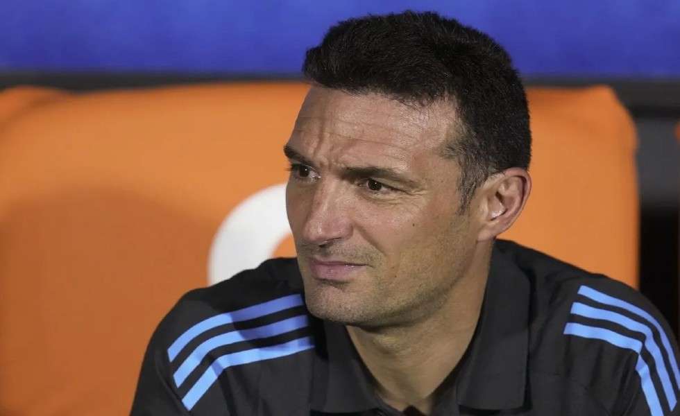 Σκαλόνι: «Αυτό που ζει σήμερα η Αργεντινή ξεπερνά το ποδόσφαιρο»
