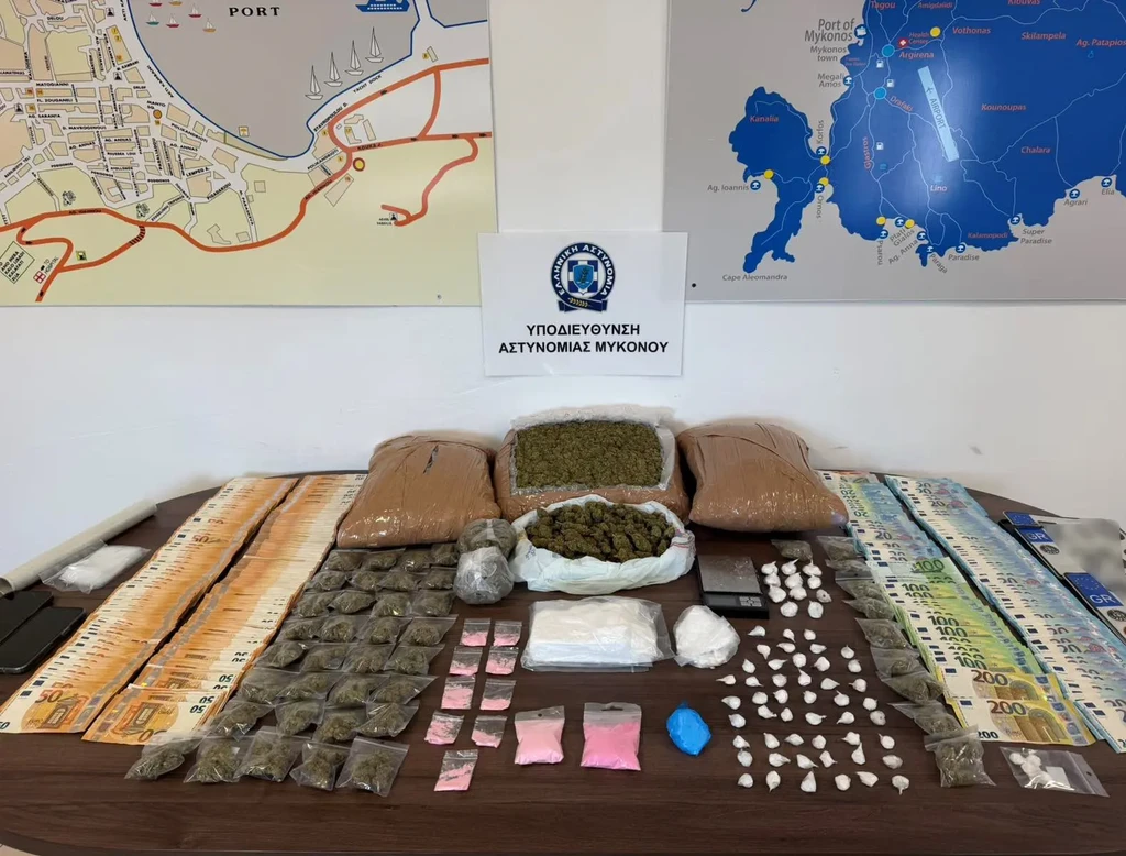 Μύκονος: Δύο συλλήψεις για… delivery ναρκωτικών – Πώς τους «ξεσκέπασε» η ΕΛ.ΑΣ., η κρυψώνα και τα μηχανάκια (video)