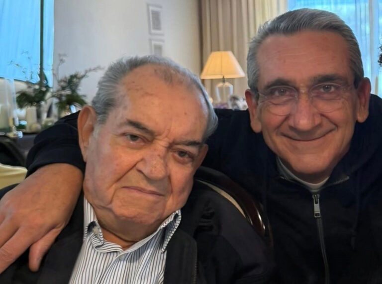 «Σήμερα αποχαιρετώ τον πατέρα μου» – Βαρύ πένθος για τον Γιώργο Χατζημάρκο