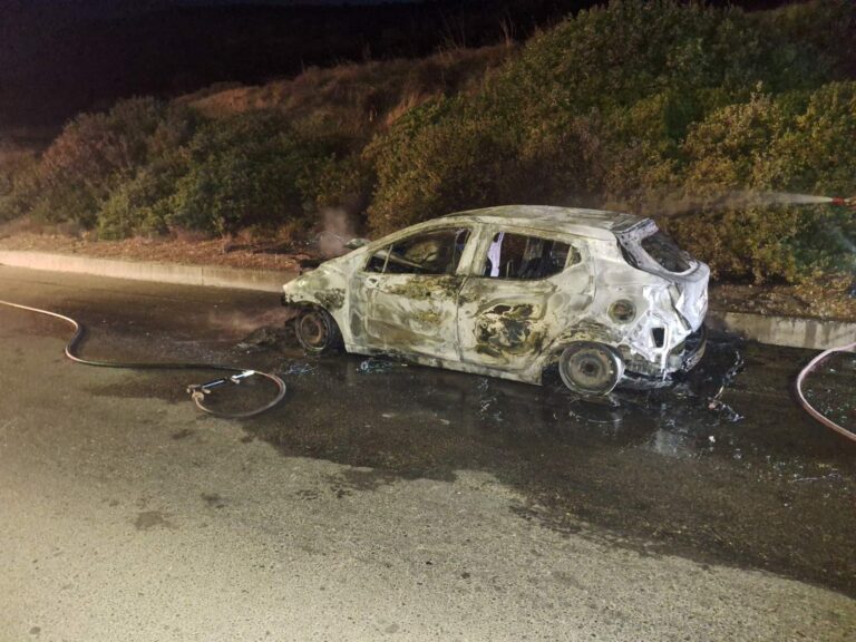 Ολοσχερής καταστροφή αυτοκινήτου στις Πόρτες της Κω – Καλά στην υγεία του ο οδηγός