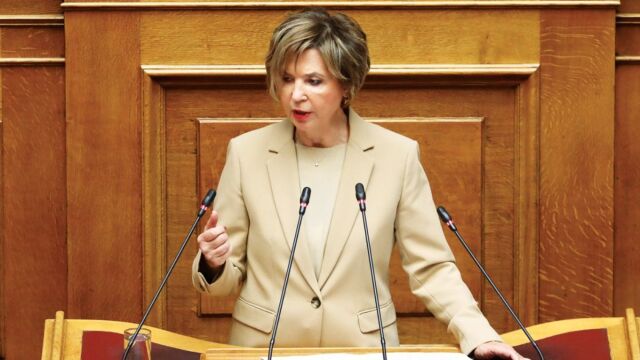 Η Γεροβασίλη που “οργώνει” την Άρτα με το βλέμμα προς το φθινόπωρο και τον Τσίπρα