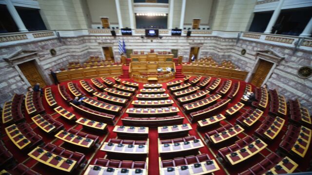 “Φουντώνει” η μεταγραφολογία – Ποιοι αναμένεται να αλλάξουν πολιτική στέγη και οι “πόρτες που παραμένουν ανοιχτές”