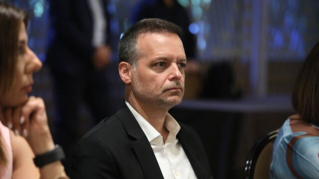ΠΑΣΟΚ: Ο λόγος που στελέχη ήταν έτοιμα να προγκήξουν τον Χάρη ∆ούκα στη κοινή συνεδρίαση του Πολιτικού Συμβουλίου και των Κύκλων Πολιτικής